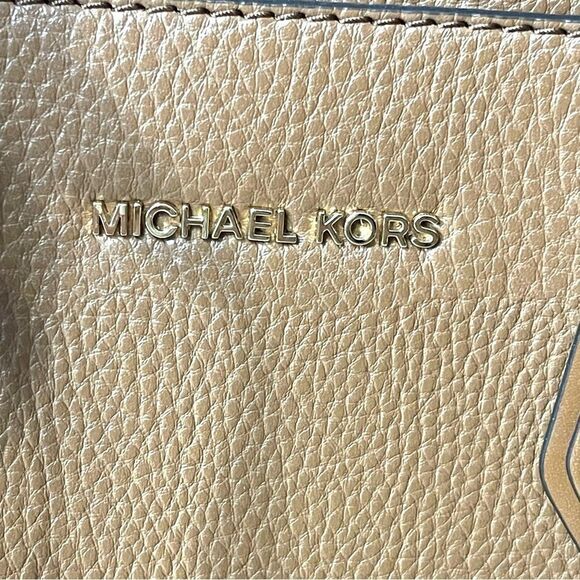 Michael Kors Belted MD Satchel - Picture 2 of 16